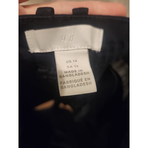 H&M Women's Navy‎ Short Shorts Size 14 With Pockets Summer Spring Preppy Style - Picture 4 of 4